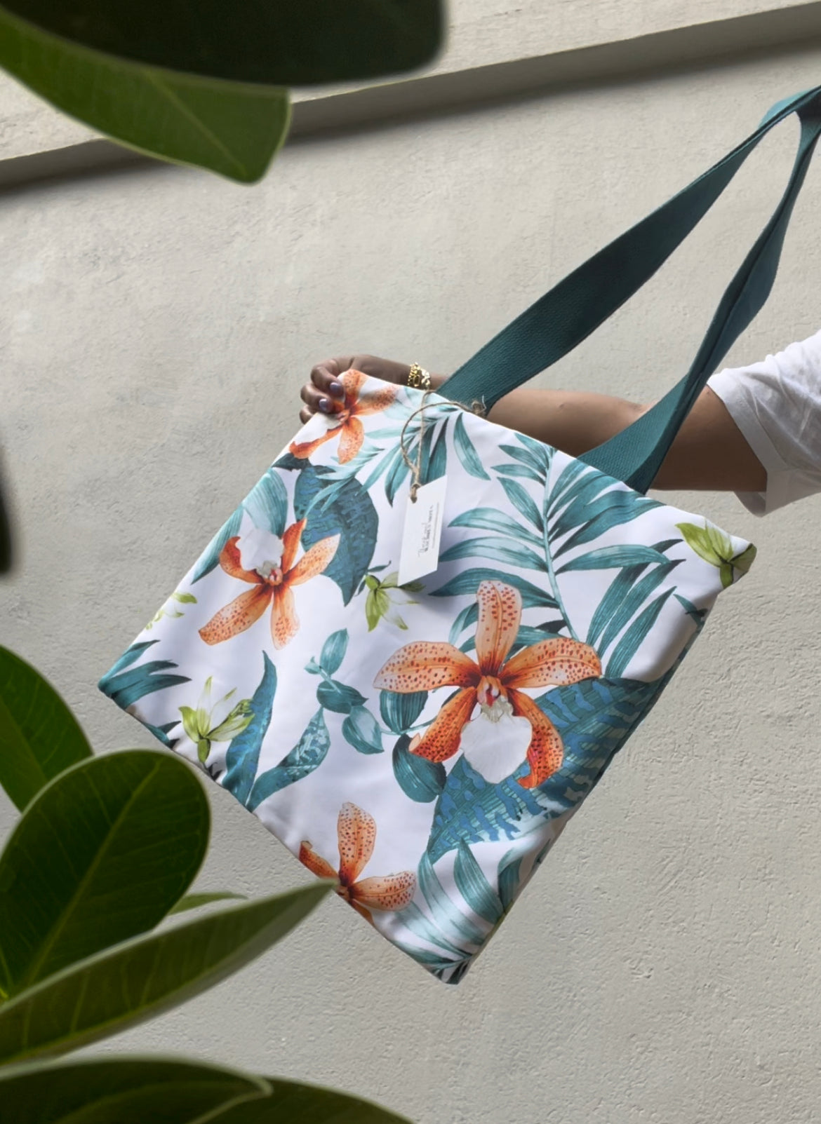 Tropical store tote bag