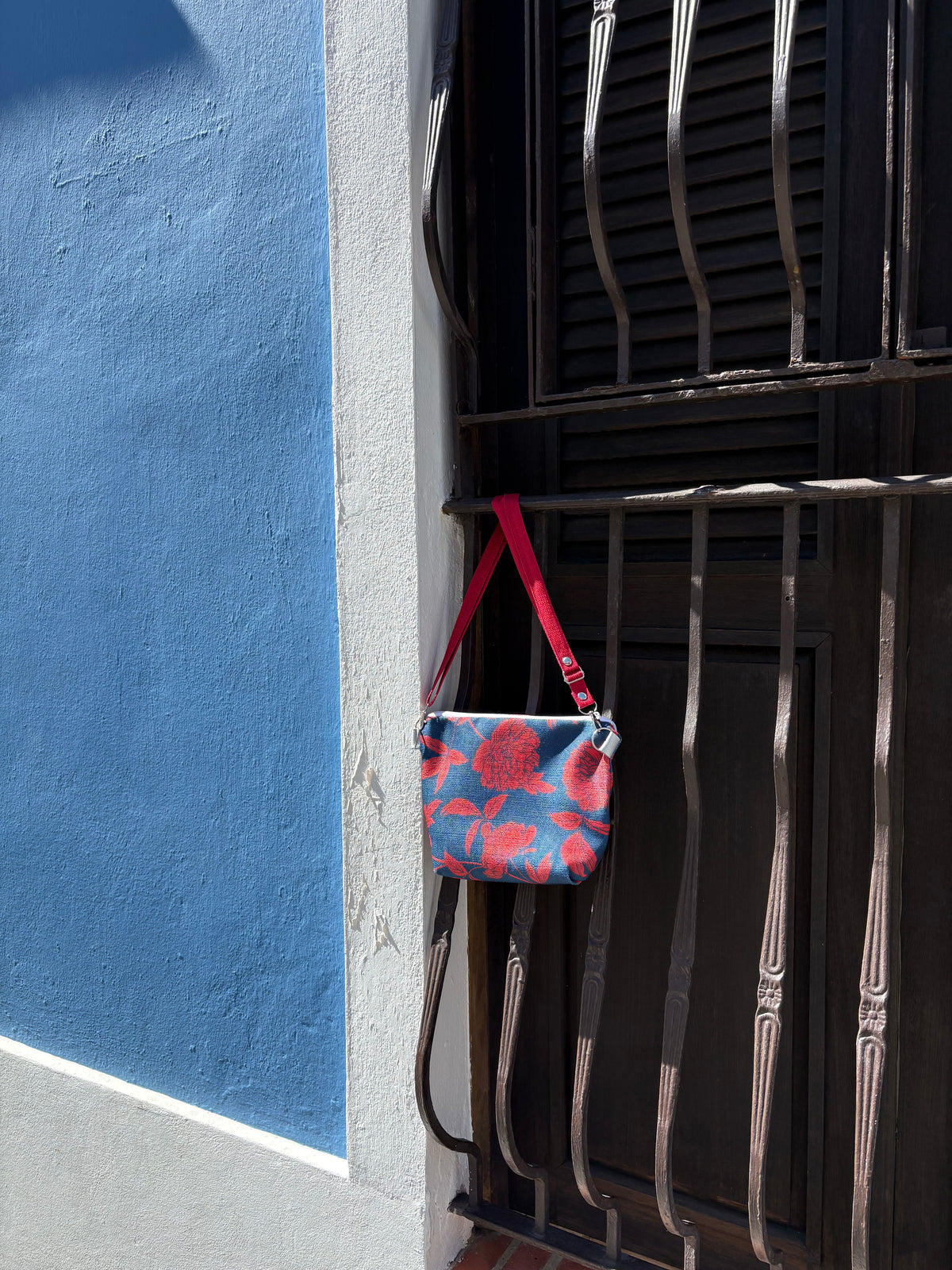 Crossbody bag, Flowers.