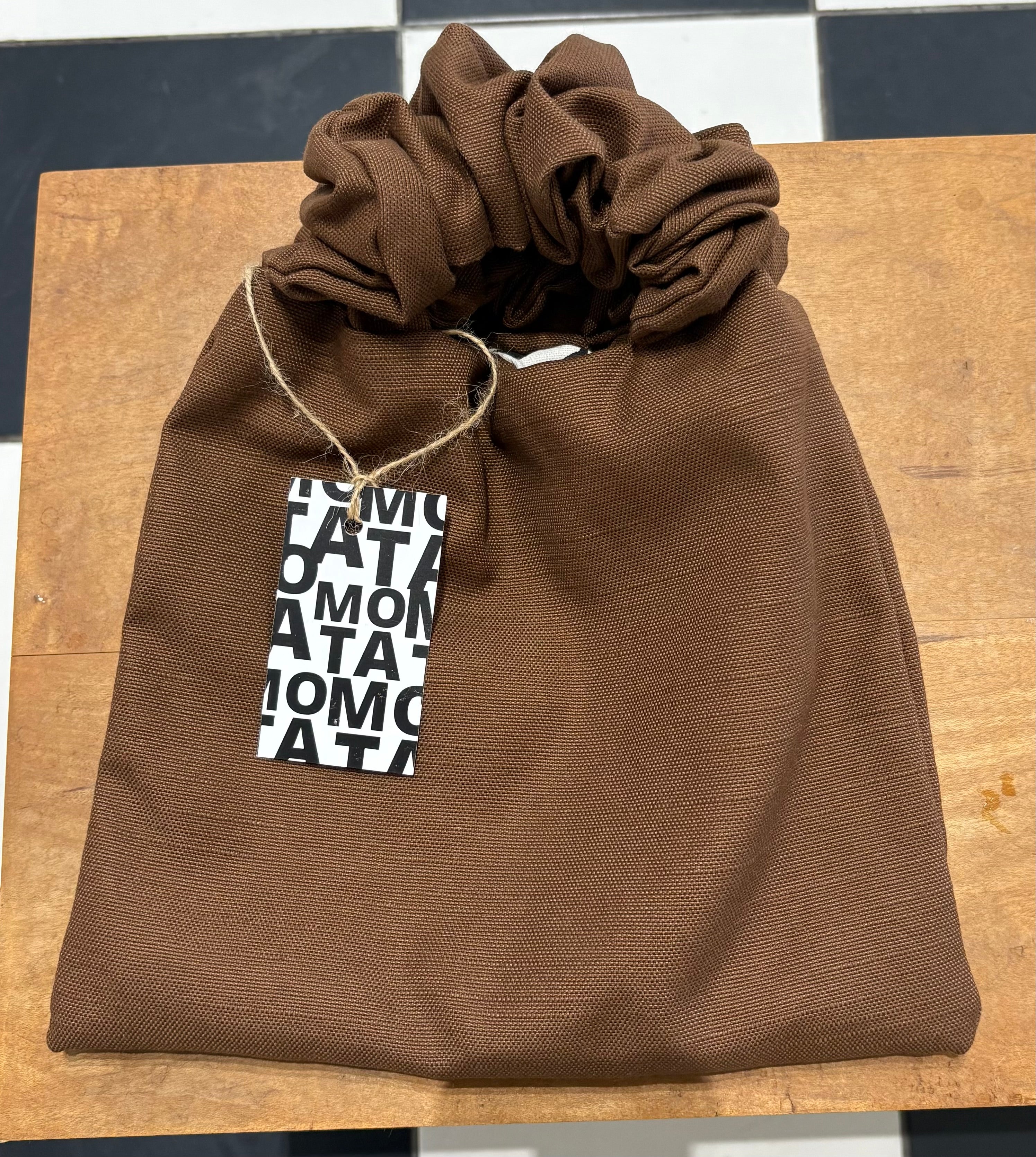 Scrunchie bag, Color Brown.