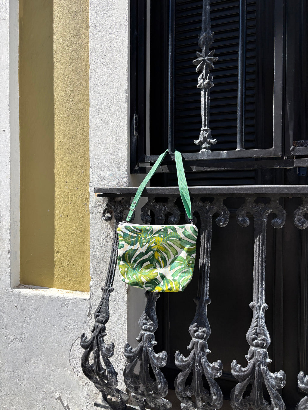 Crossbody bag, Tropical style.