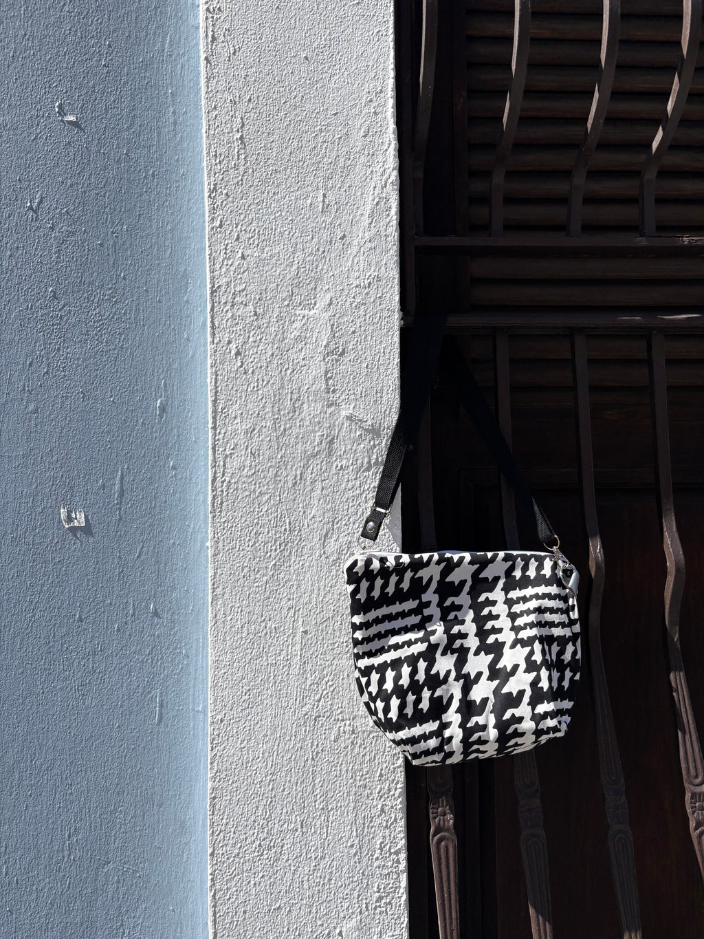 Crossbody bag, Black and White.