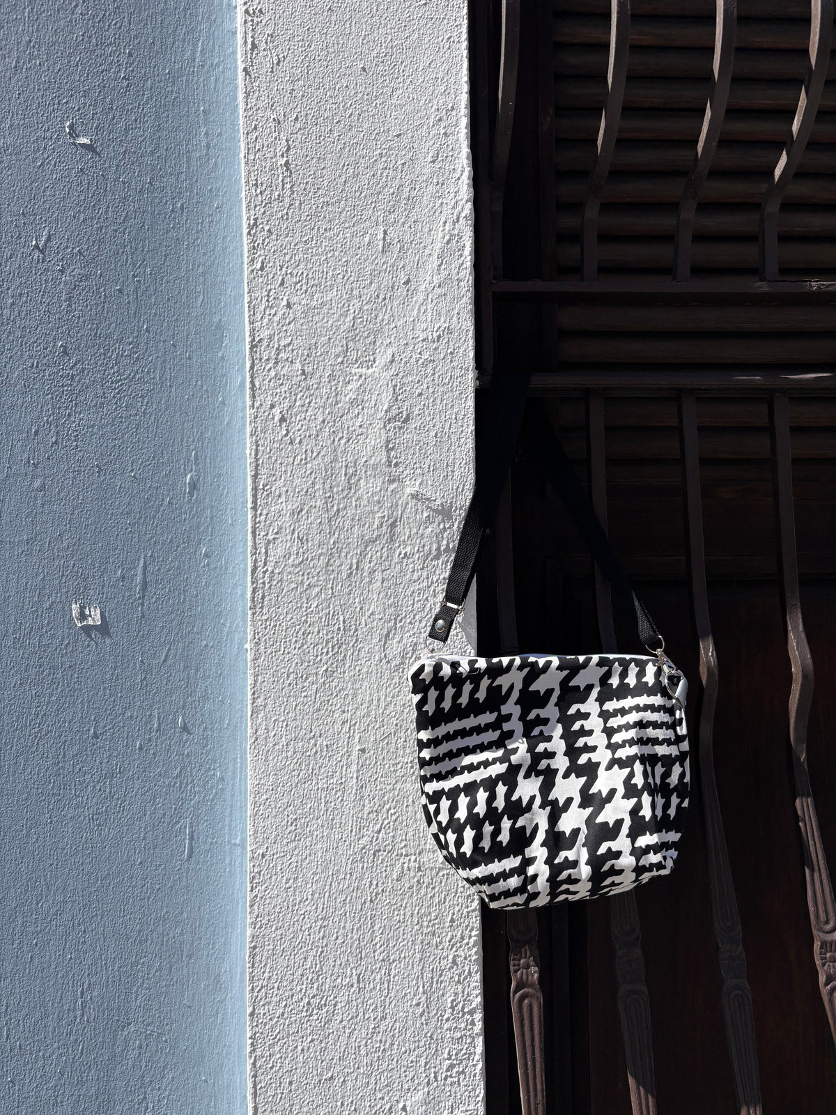 Crossbody bag, Black and White.