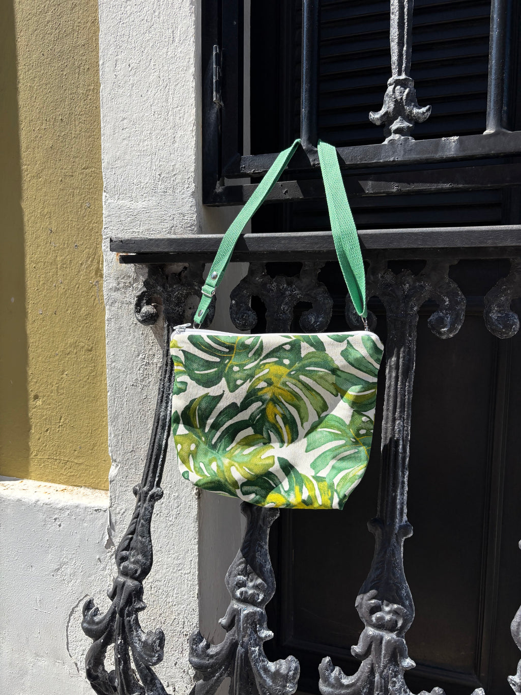 Crossbody bag, Tropical style.