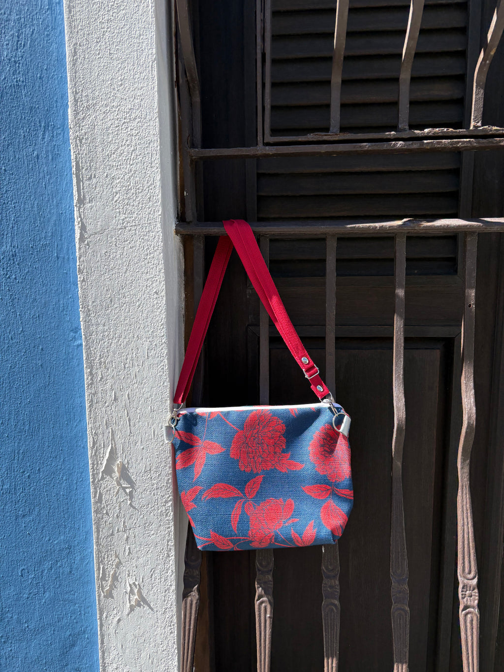 Crossbody bag, Flowers.