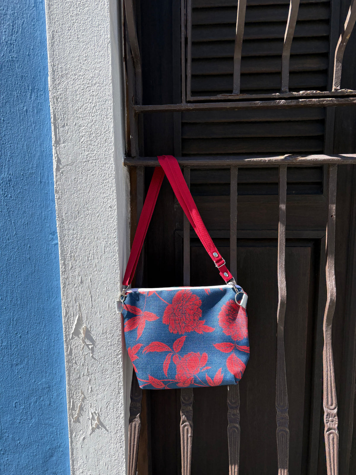 Crossbody bag, Flowers.