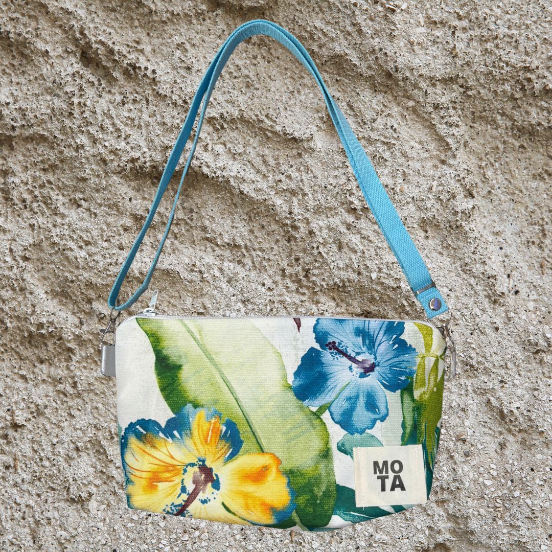 Crossbody bag, Amapola Azul.
