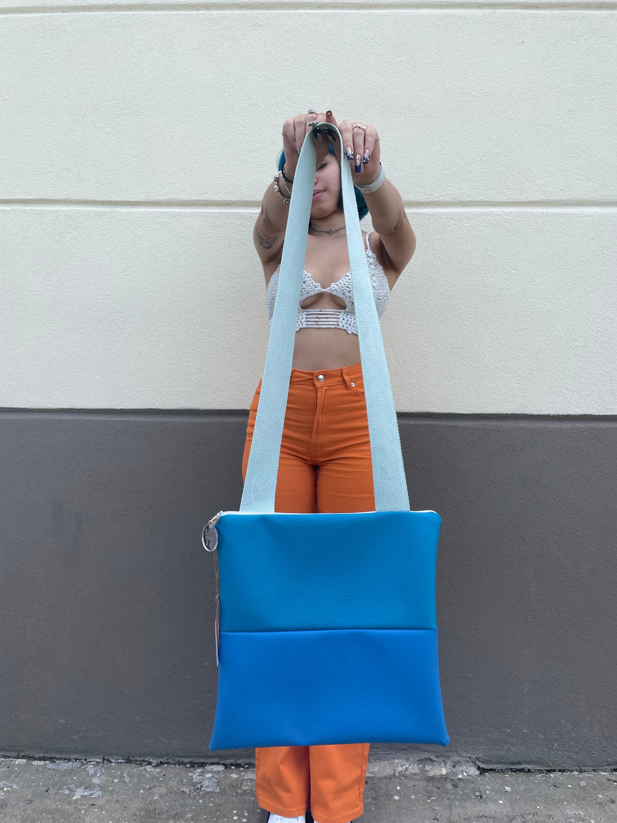 Cross-tote bag, Color block blue.
